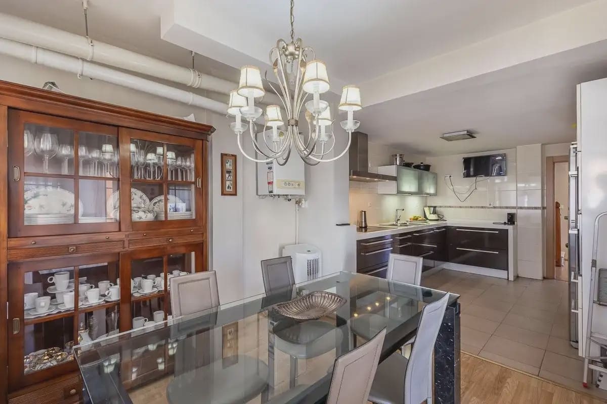 Halfvrijstaande villa te koop in Huetor Vega met zwembad garage - € 595.000 (Ref: 9837328)
