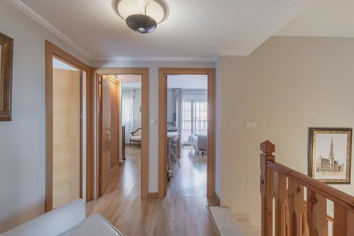 Halfvrijstaande villa te koop in Huetor Vega met zwembad garage - € 595.000 (Ref: 9837328)