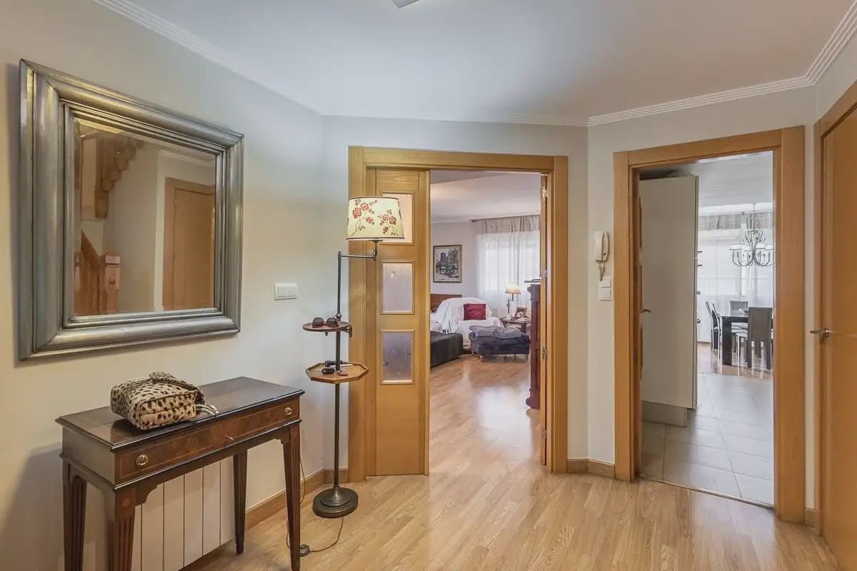 Halfvrijstaande villa te koop in Huetor Vega met zwembad garage - € 595.000 (Ref: 9837328)