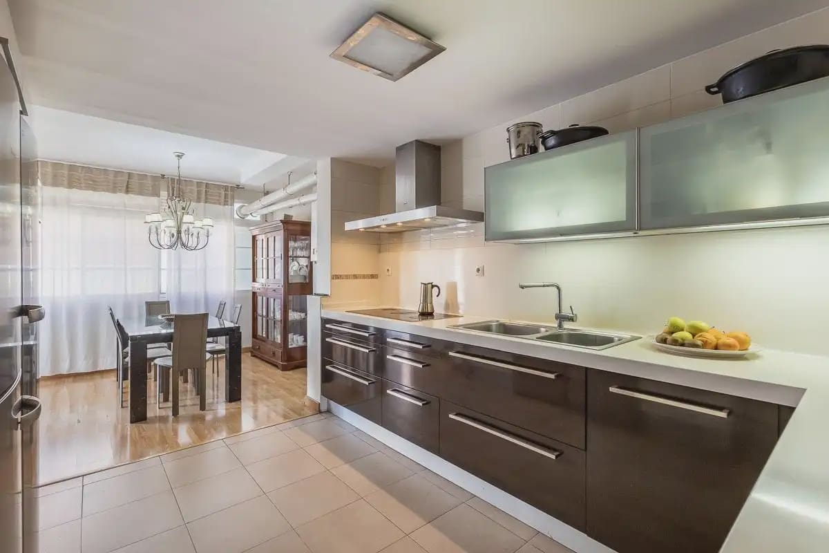 Halfvrijstaande villa te koop in Huetor Vega met zwembad garage - € 595.000 (Ref: 9837328)