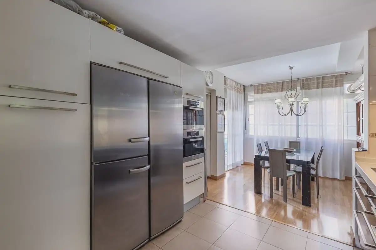 Halfvrijstaande villa te koop in Huetor Vega met zwembad garage - € 595.000 (Ref: 9837328)