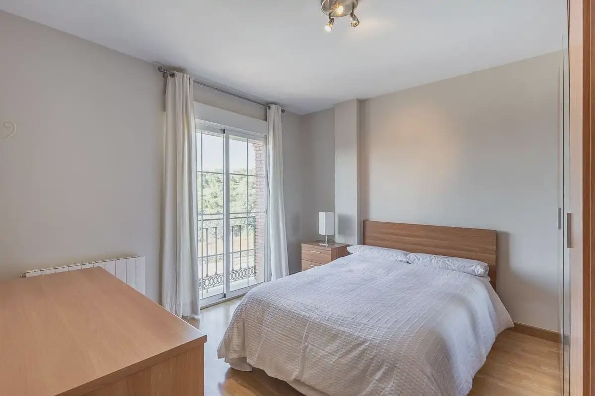 Halfvrijstaande villa te koop in Huetor Vega met zwembad garage - € 595.000 (Ref: 9837328)