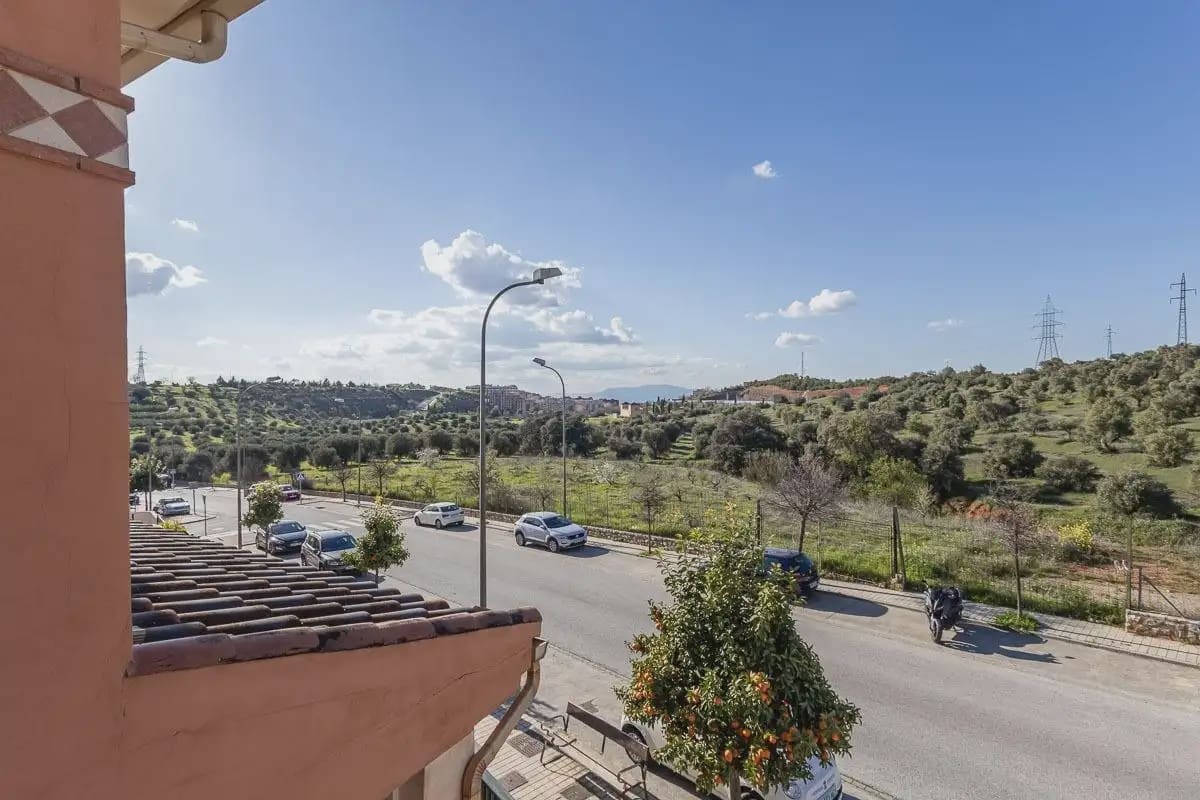 Halfvrijstaande villa te koop in Huetor Vega met zwembad garage - € 595.000 (Ref: 9837328)