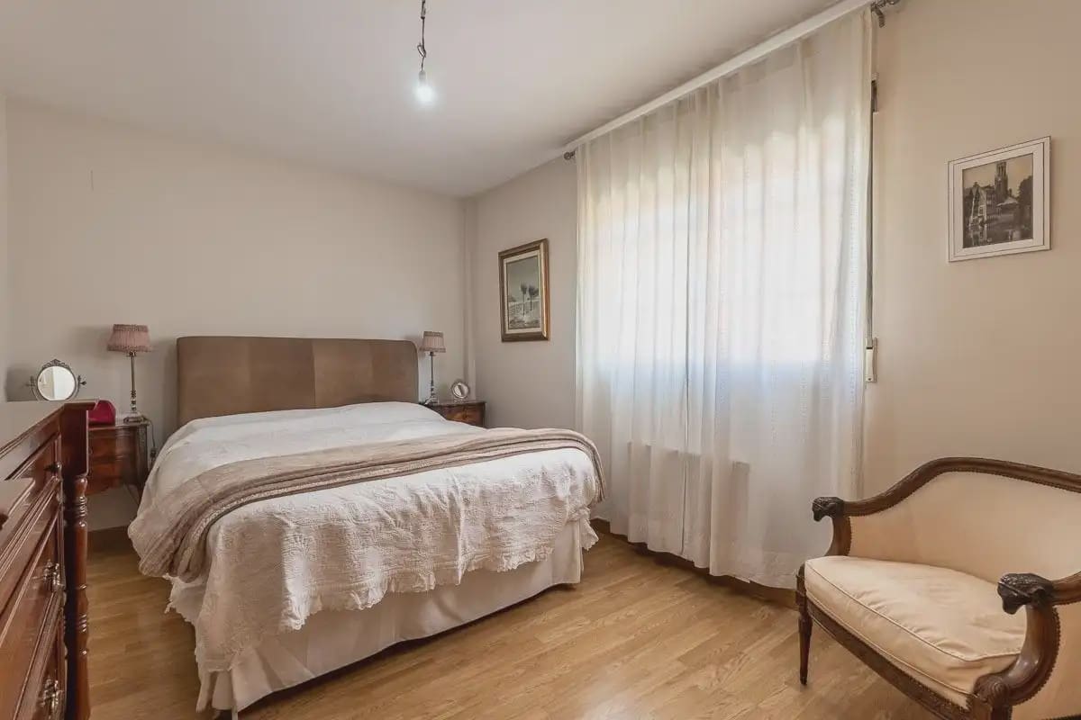 Halfvrijstaande villa te koop in Huetor Vega met zwembad garage - € 595.000 (Ref: 9837328)