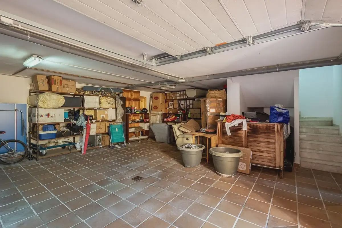 Halfvrijstaande villa te koop in Huetor Vega met zwembad garage - € 595.000 (Ref: 9837328)