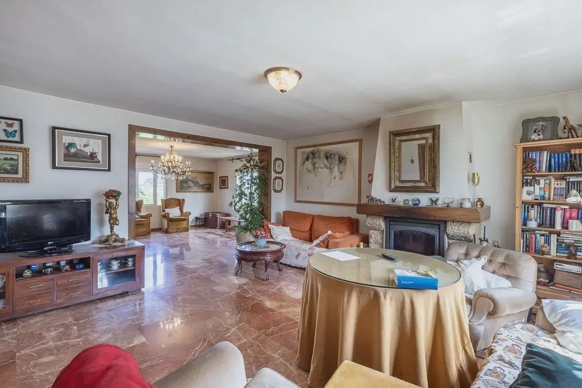Villa te koop in Ogijares met zwembad garage - € 750.000 (Ref: 9837330)