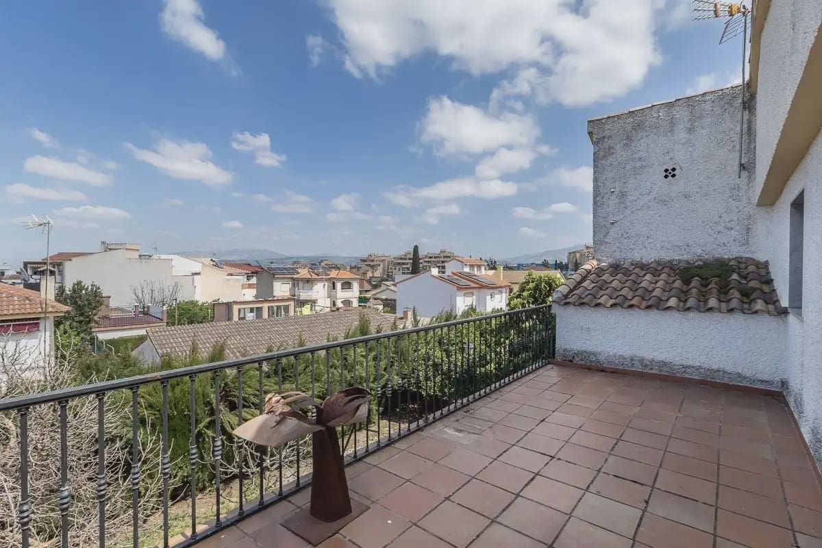 Villa te koop in Ogijares met zwembad garage - € 750.000 (Ref: 9837330)