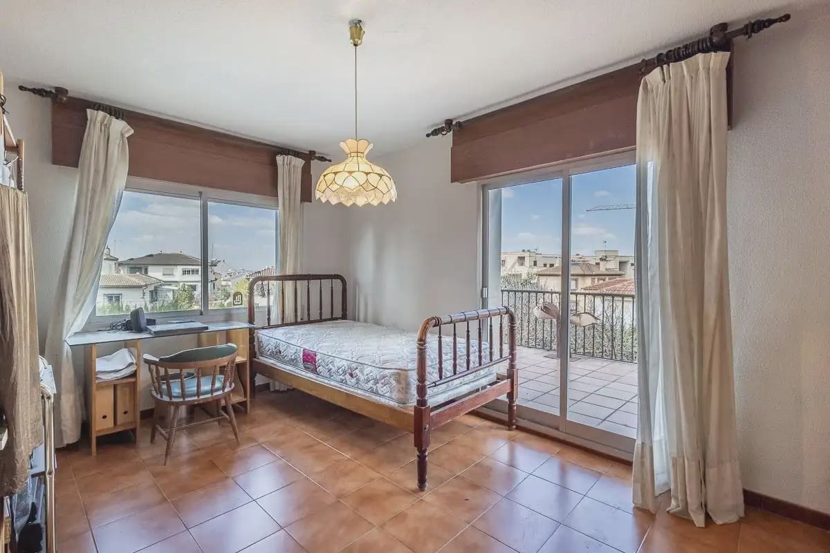 Villa te koop in Ogijares met zwembad garage - € 750.000 (Ref: 9837330)