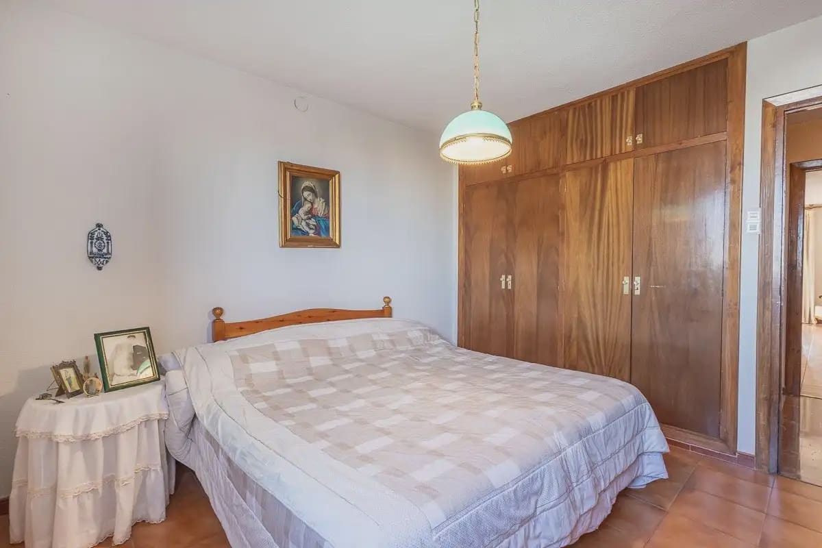 Villa te koop in Ogijares met zwembad garage - € 750.000 (Ref: 9837330)