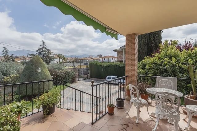 Villa til salg i Ogíjares med swimmingpool garage - € 750.000 (Ref: 9837330)