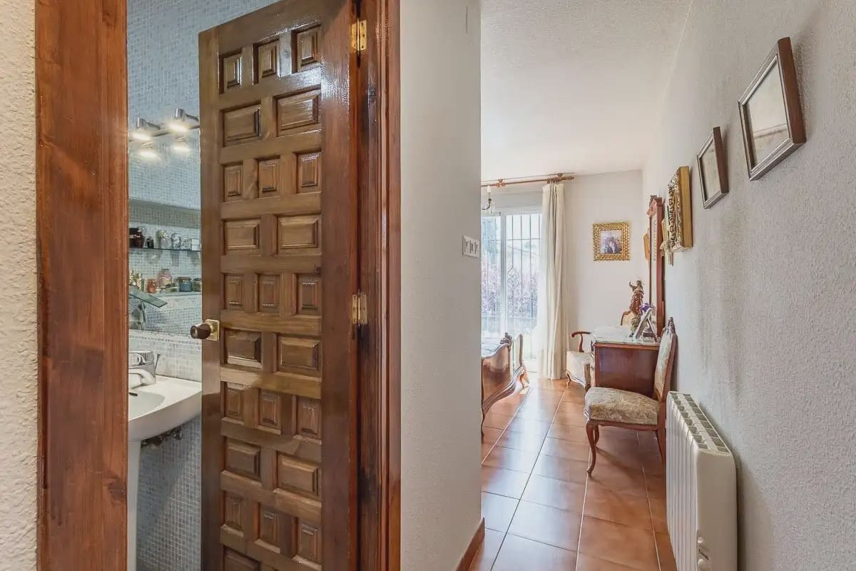 Villa te koop in Ogijares met zwembad garage - € 750.000 (Ref: 9837330)