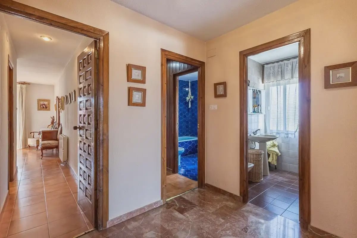Villa te koop in Ogijares met zwembad garage - € 750.000 (Ref: 9837330)