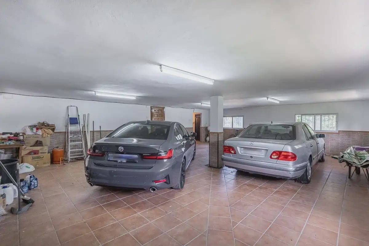 Villa te koop in Ogijares met zwembad garage - € 750.000 (Ref: 9837330)