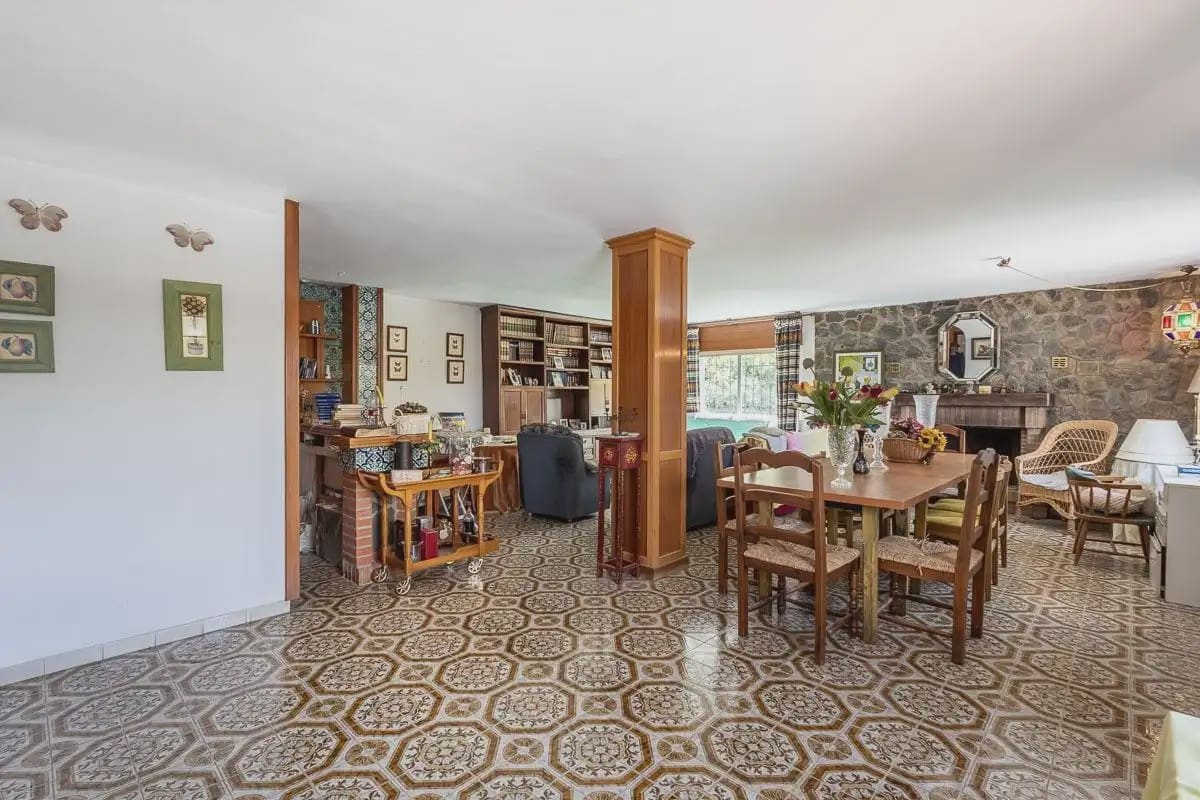 Villa te koop in Ogijares met zwembad garage - € 750.000 (Ref: 9837330)