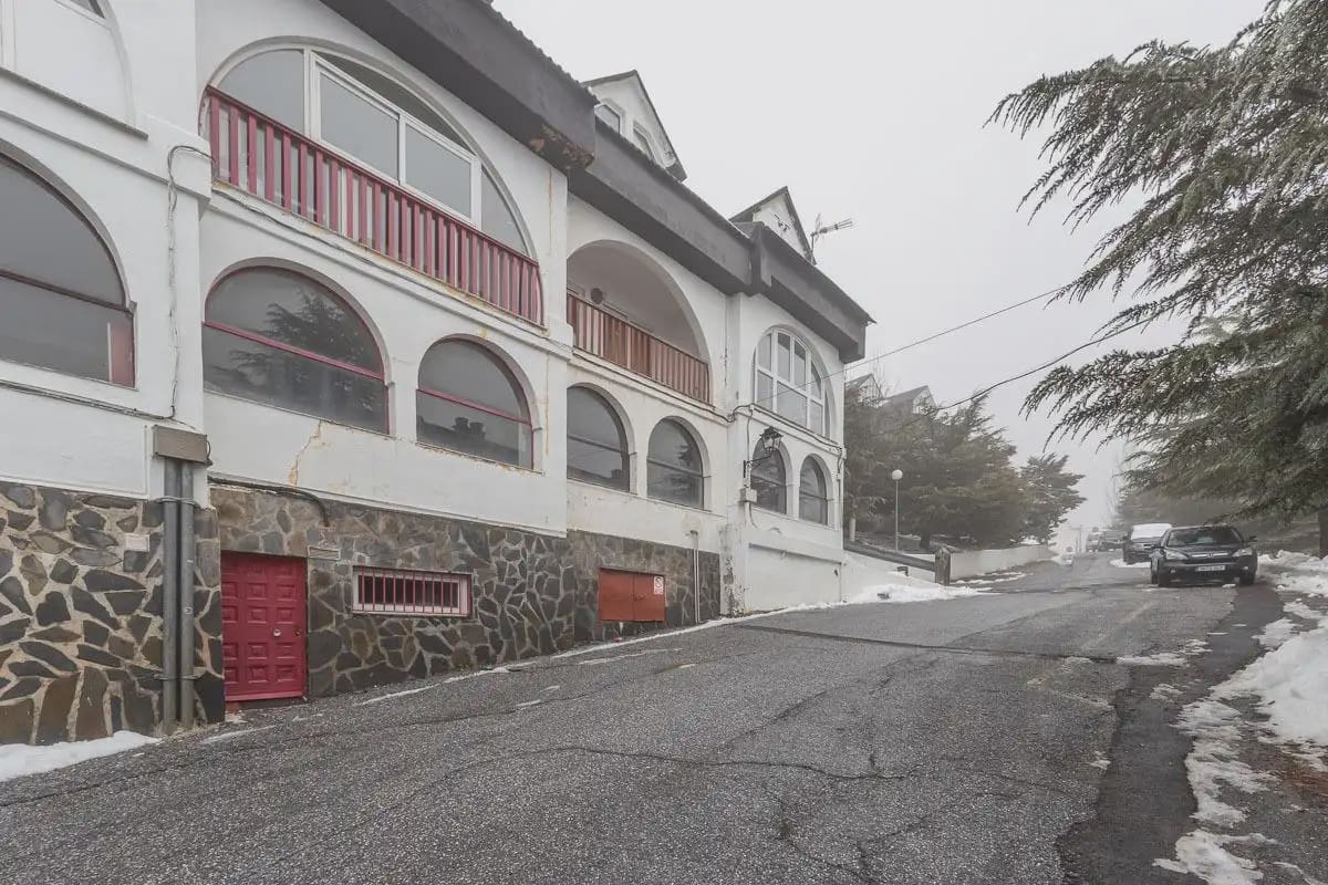 Huis te koop in Sierra Nevada met garage - € 330.000 (Ref: 9837333)