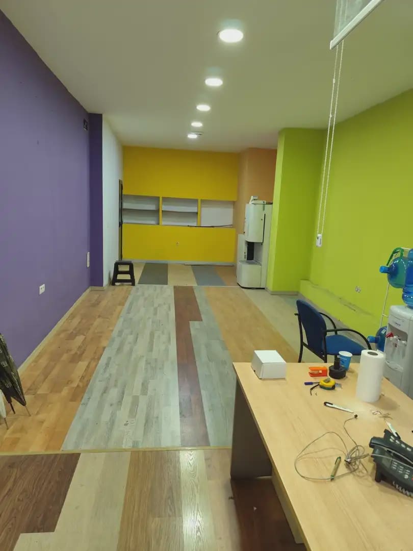 Comercial para arrendar em Granada cidade - 1 150 € (Ref: 9837334)