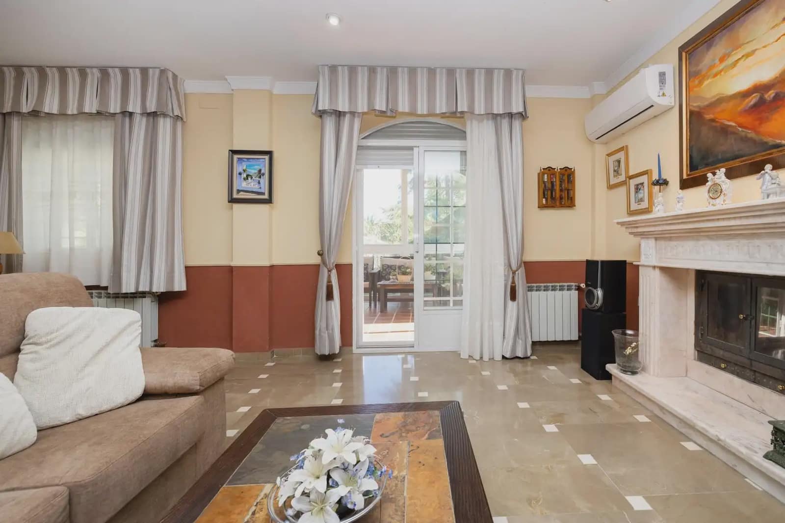 Villa til salg i Atarfe med swimmingpool - € 695.000 (Ref: 9837335)