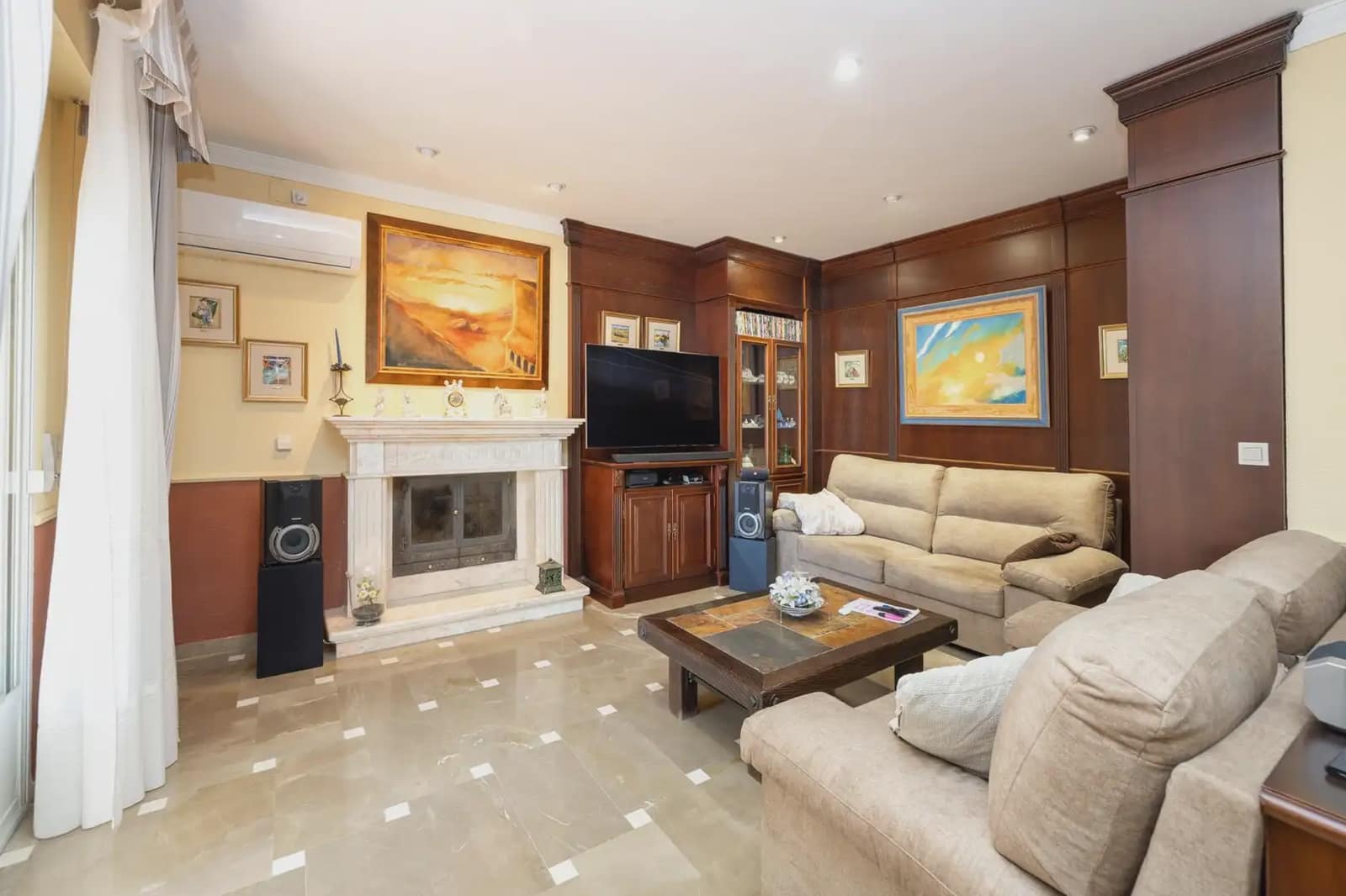 Villa til salg i Atarfe med swimmingpool - € 695.000 (Ref: 9837335)