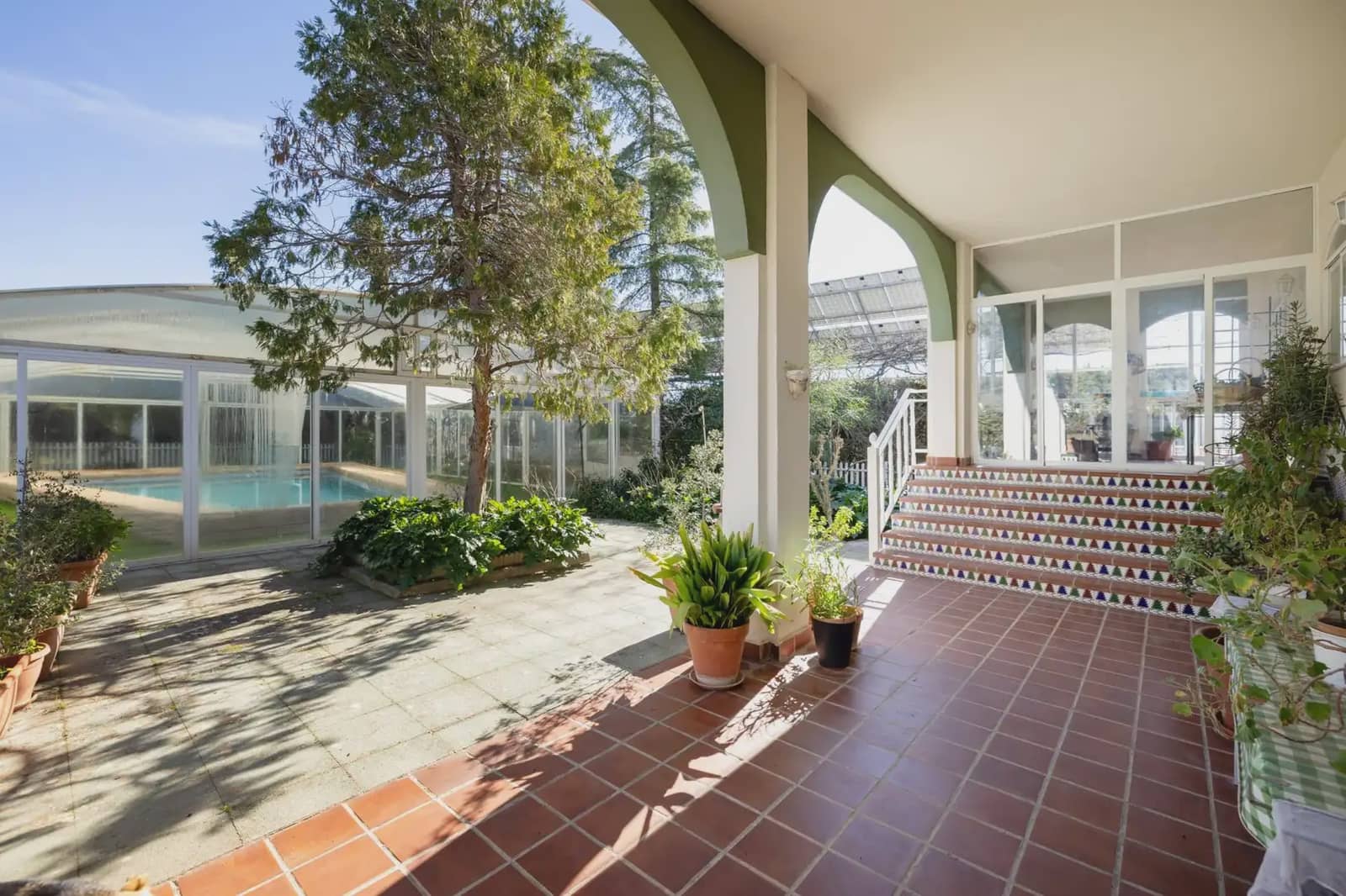 Villa til salg i Atarfe med swimmingpool - € 695.000 (Ref: 9837335)