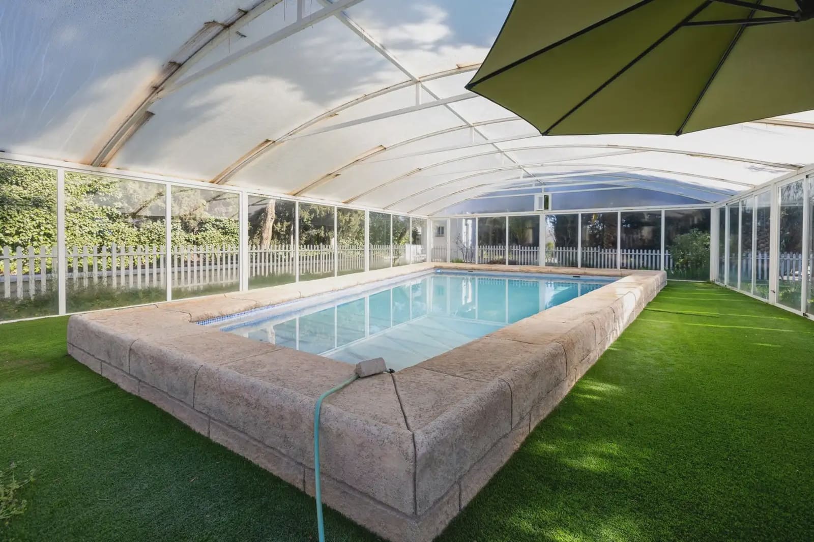 Villa til salg i Atarfe med swimmingpool - € 695.000 (Ref: 9837335)