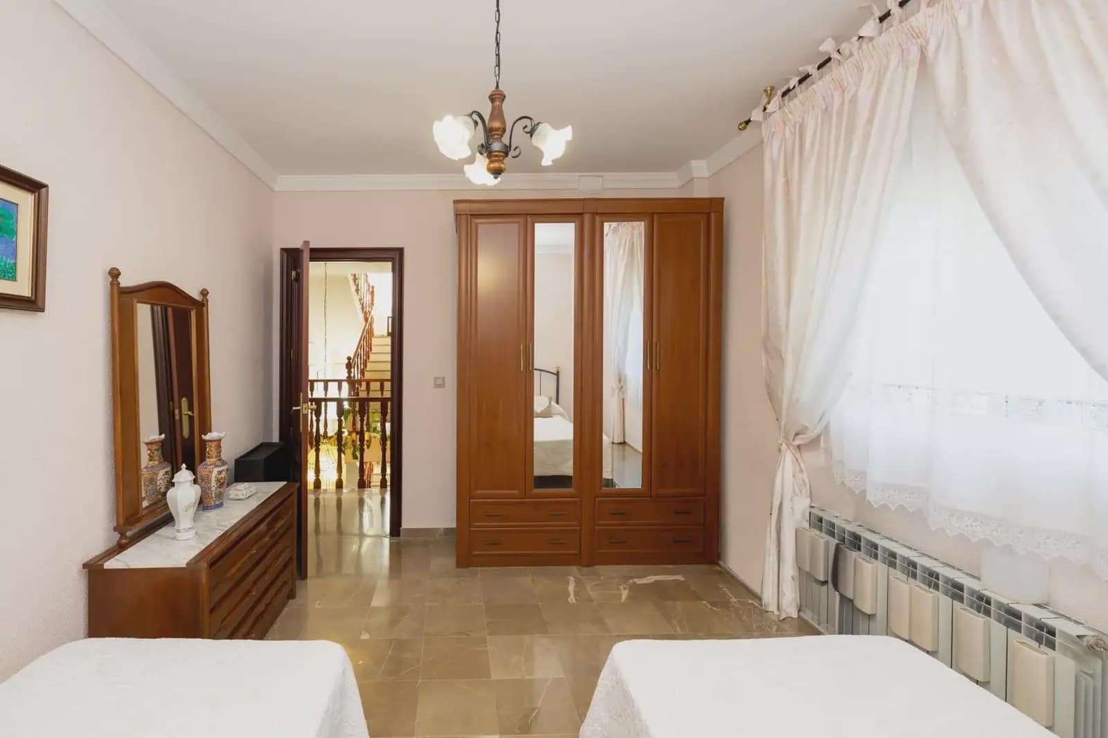 Villa til salg i Atarfe med swimmingpool - € 695.000 (Ref: 9837335)
