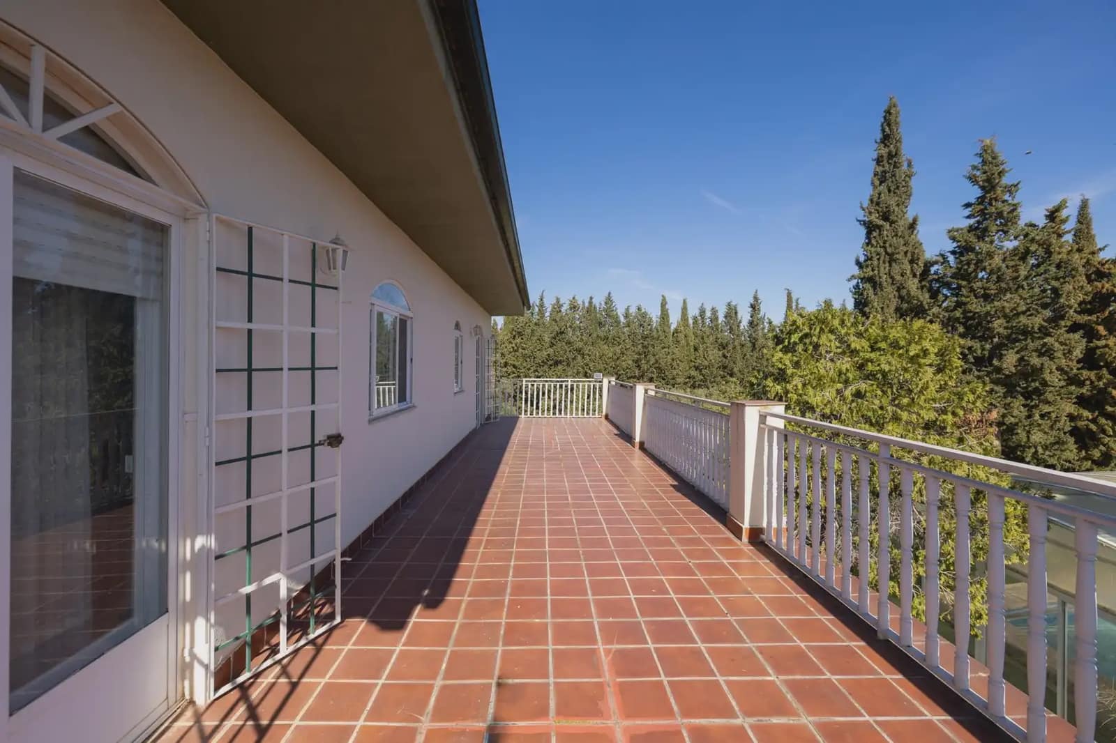 Villa til salg i Atarfe med swimmingpool - € 695.000 (Ref: 9837335)
