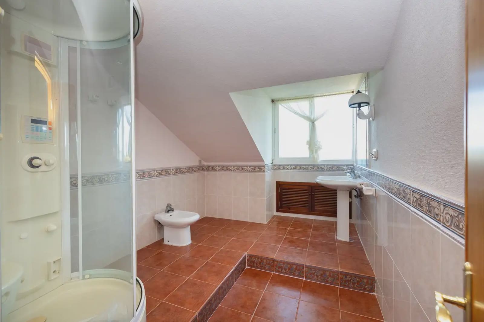 Villa til salg i Atarfe med swimmingpool - € 695.000 (Ref: 9837335)