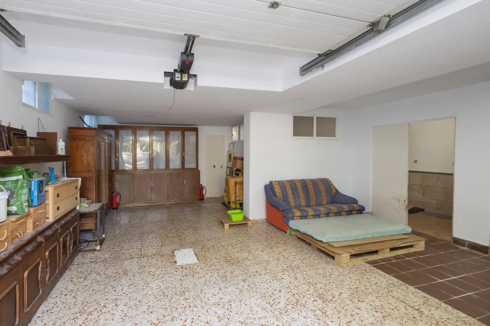 Villa til salg i Atarfe med swimmingpool - € 695.000 (Ref: 9837335)