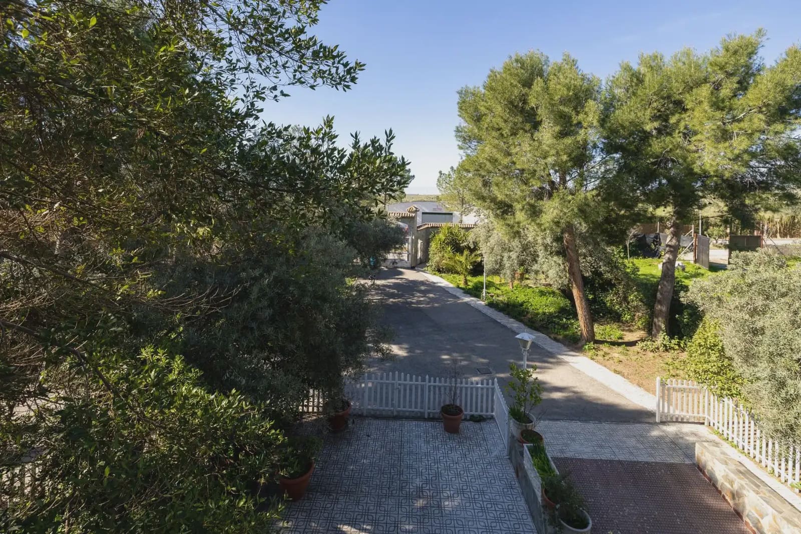 Villa til salg i Atarfe med swimmingpool - € 695.000 (Ref: 9837335)