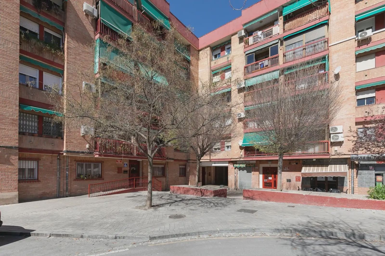 3 sovrum Lägenhet till salu i Granada stad - 220 000 € (Ref: 9837337)