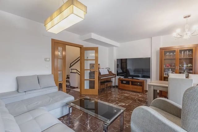 Huis te koop in Armilla met garage - € 405.000 (Ref: 9837339)