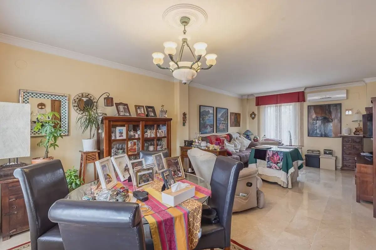 4 soverom Hus til salgs i Huetor Vega med garasje - € 398 000 (Ref: 9837340)