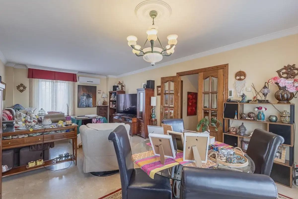 4 soverom Hus til salgs i Huetor Vega med garasje - € 398 000 (Ref: 9837340)