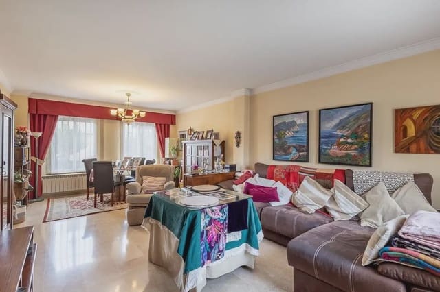 4 soverom Hus til salgs i Huétor Vega med garasje - € 398 000 (Ref: 9837340)