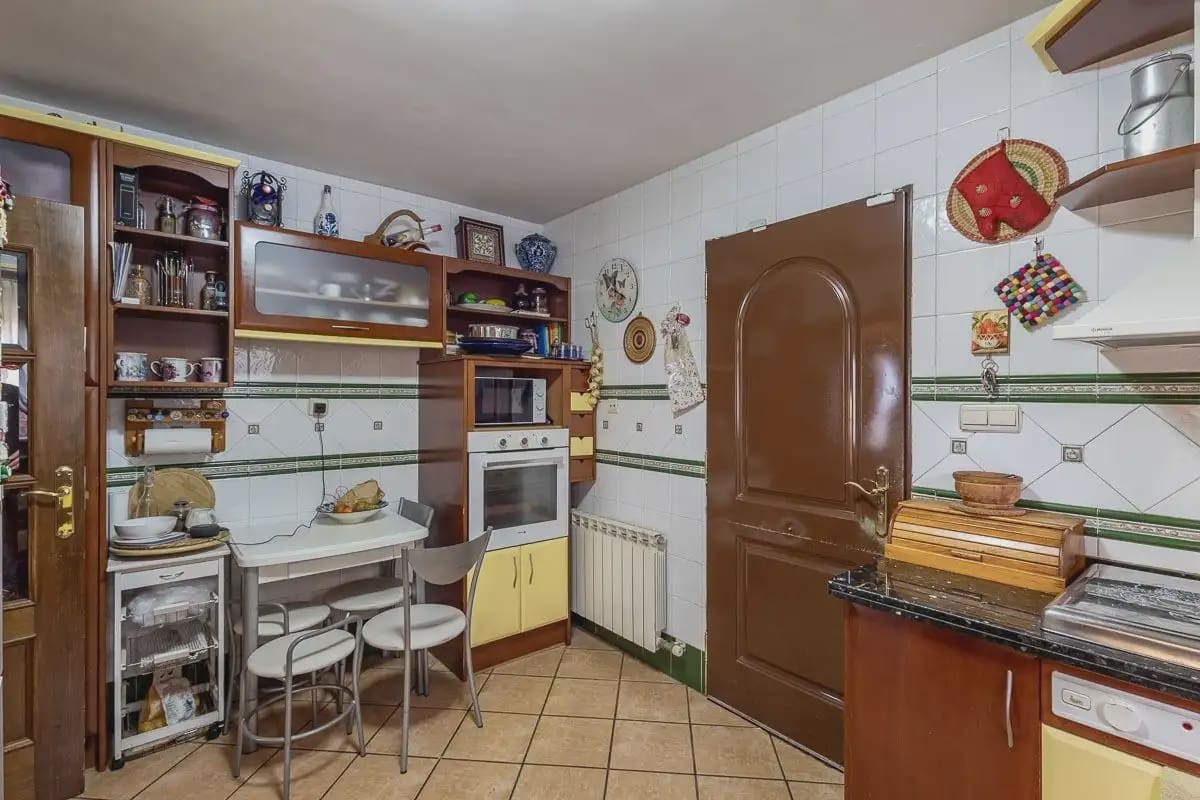 4 soverom Hus til salgs i Huetor Vega med garasje - € 398 000 (Ref: 9837340)