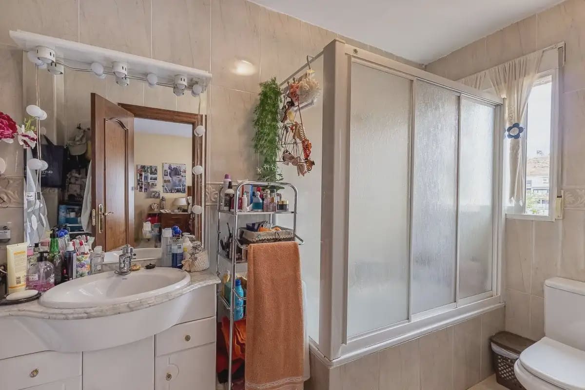 4 soverom Hus til salgs i Huetor Vega med garasje - € 398 000 (Ref: 9837340)