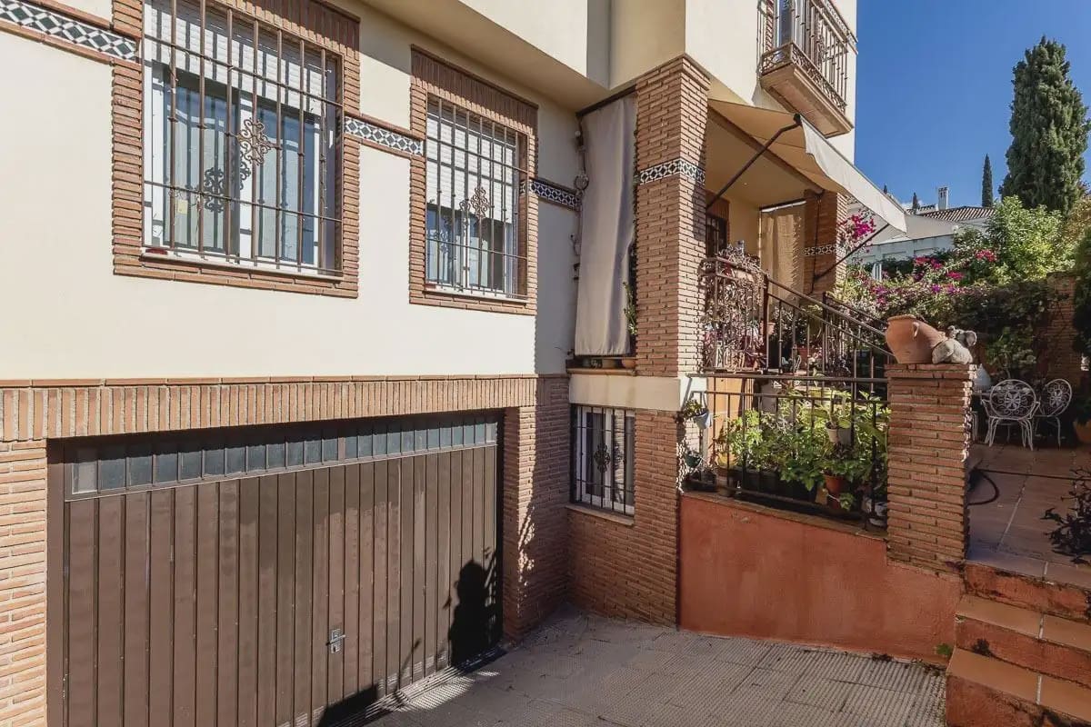 4 soverom Hus til salgs i Huetor Vega med garasje - € 398 000 (Ref: 9837340)