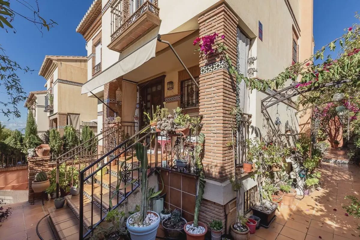 4 soverom Hus til salgs i Huetor Vega med garasje - € 398 000 (Ref: 9837340)