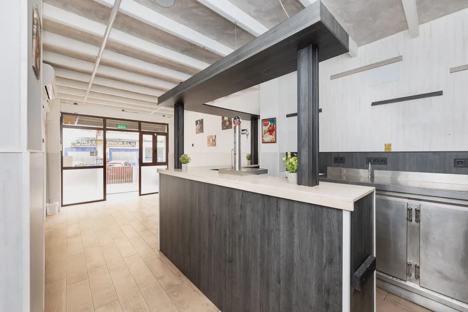 Local Comercial en Granada ciudad en venta - 104.999 € (Ref: 9837341)