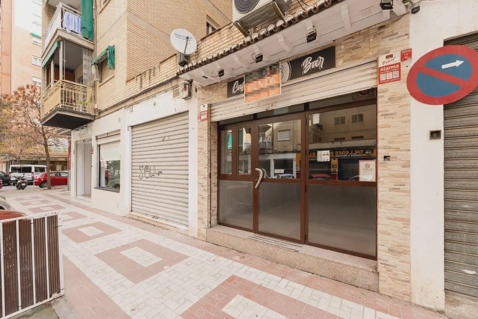 Local Comercial en Granada ciudad en venta - 104.999 € (Ref: 9837341)