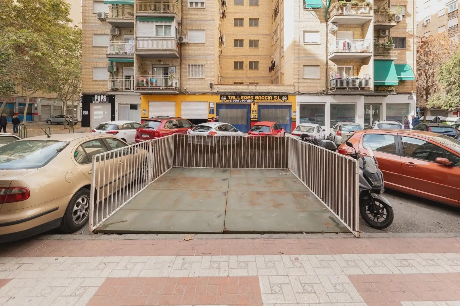 Local Comercial en Granada ciudad en venta - 104.999 € (Ref: 9837341)