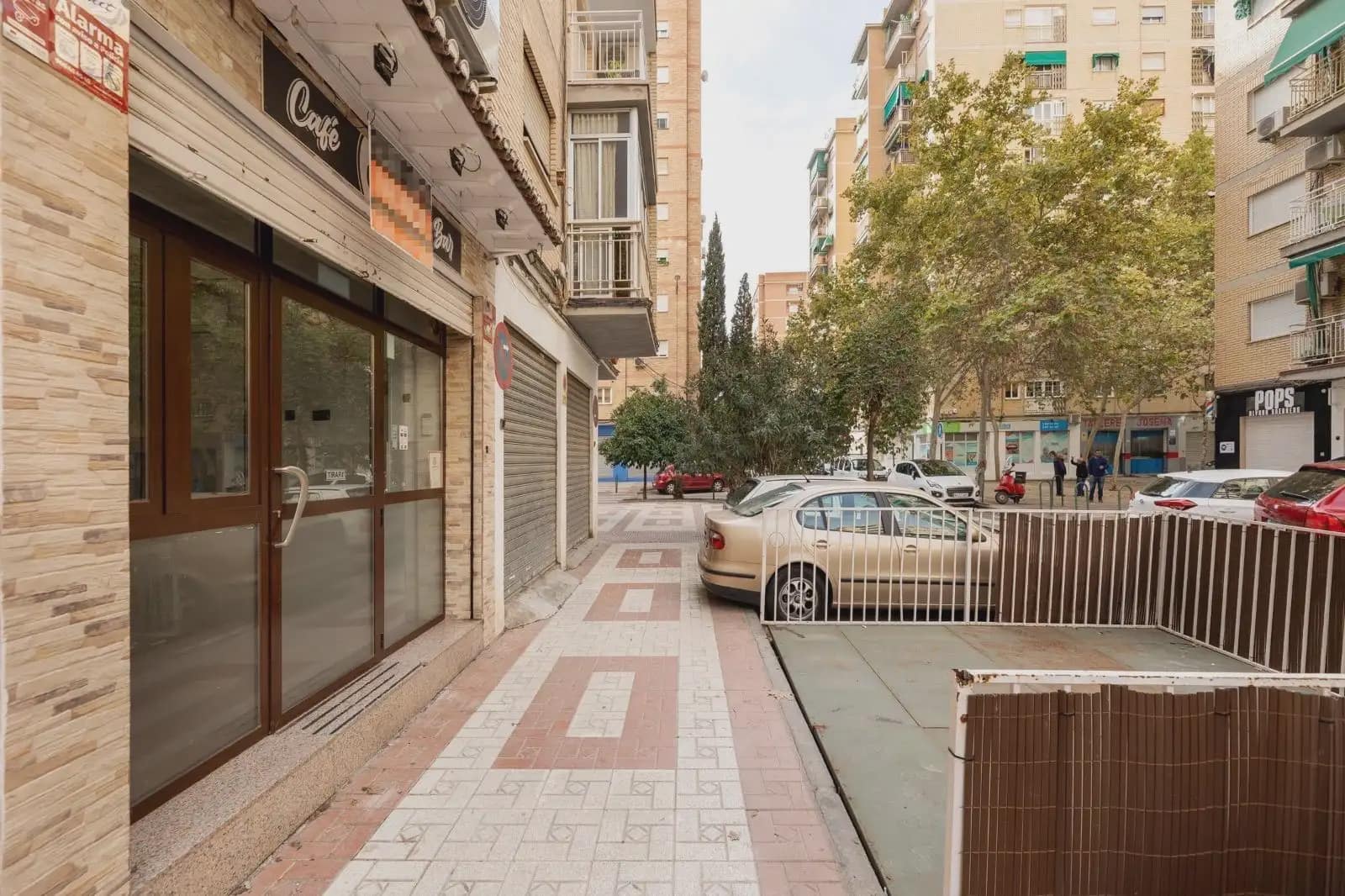 Local Comercial en Granada ciudad en venta - 104.999 € (Ref: 9837341)