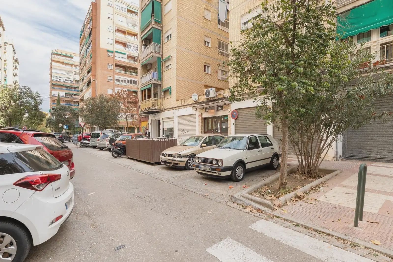Local Comercial en Granada ciudad en venta - 104.999 € (Ref: 9837341)