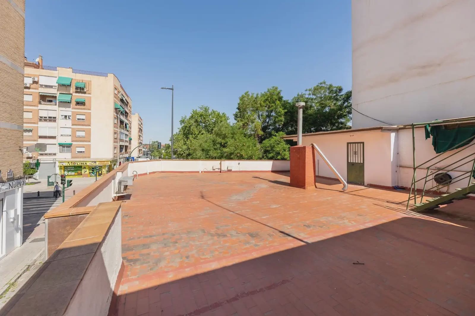 Gewerbe zu verkaufen in Granada Stadt - 444.000 € (Ref: 9837342)