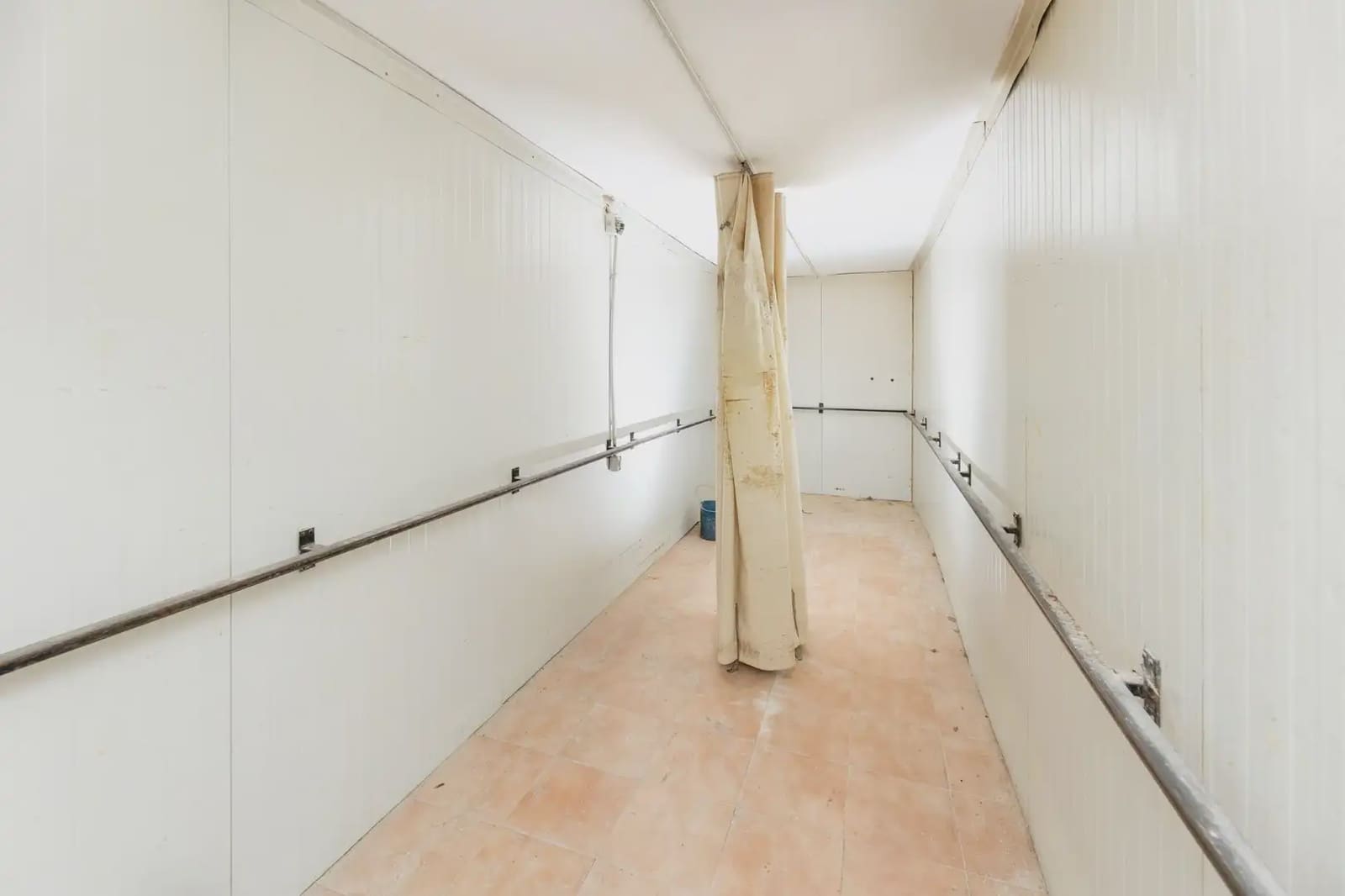 Gewerbe zu verkaufen in Granada Stadt - 444.000 € (Ref: 9837342)