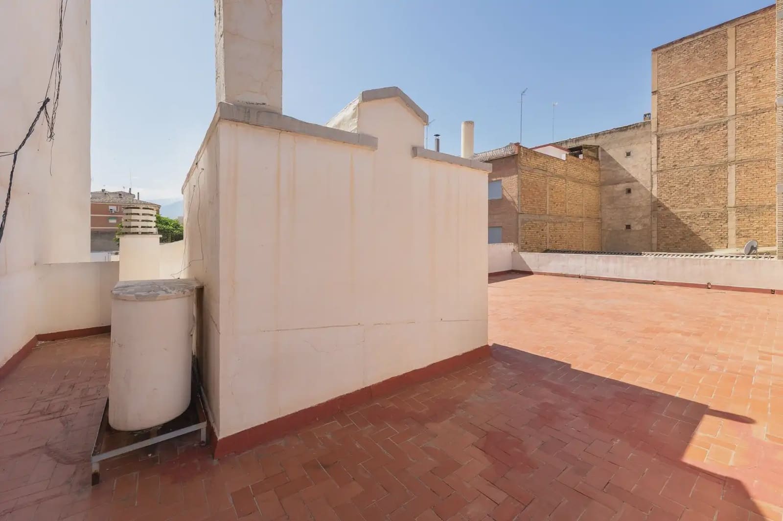 Gewerbe zu verkaufen in Granada Stadt - 444.000 € (Ref: 9837342)