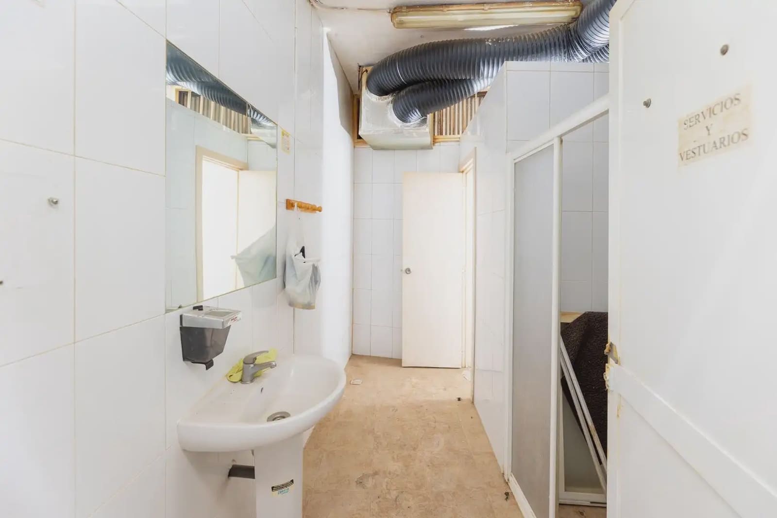 Gewerbe zu verkaufen in Granada Stadt - 444.000 € (Ref: 9837342)