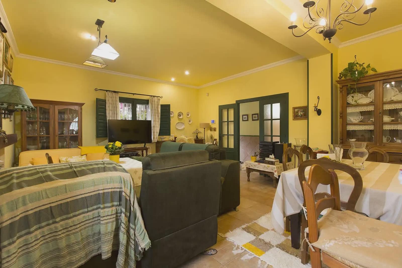 Finca/Herregård til salgs i Chauchina med svømmebasseng garasje - € 290 000 (Ref: 9837343)