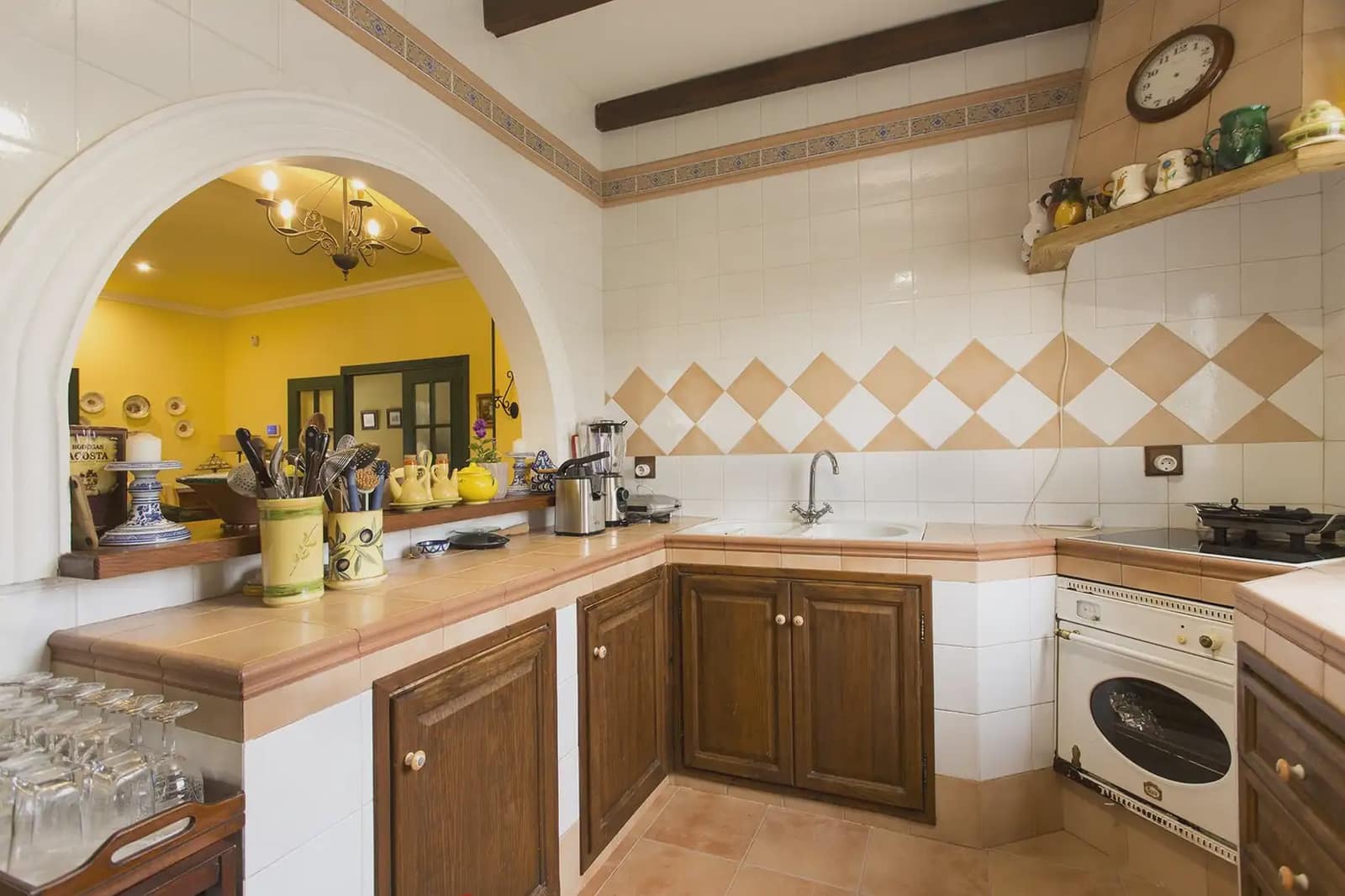 Finca/Herregård til salgs i Chauchina med svømmebasseng garasje - € 290 000 (Ref: 9837343)