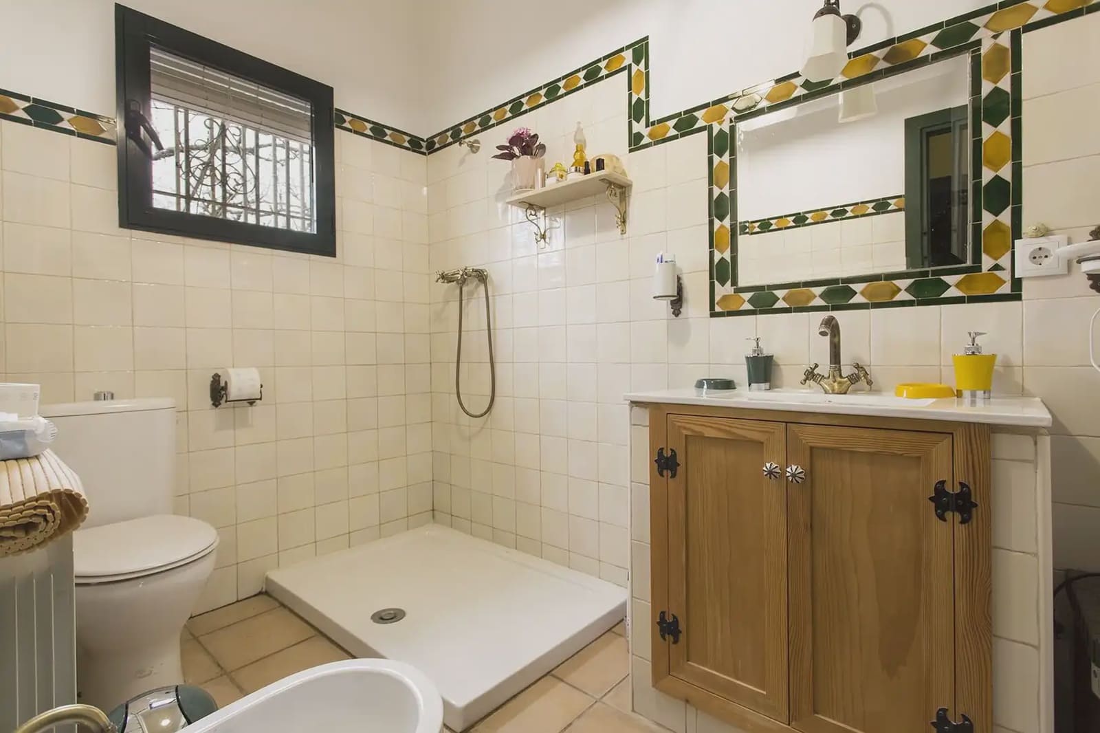 Finca/Herregård til salgs i Chauchina med svømmebasseng garasje - € 290 000 (Ref: 9837343)